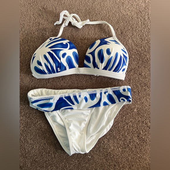 VENUS Other - VENUS Blue and White Bikini Set